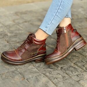 Brown Leather Embossed Shoes with Colorful Stitching Size 8.5.New Condition